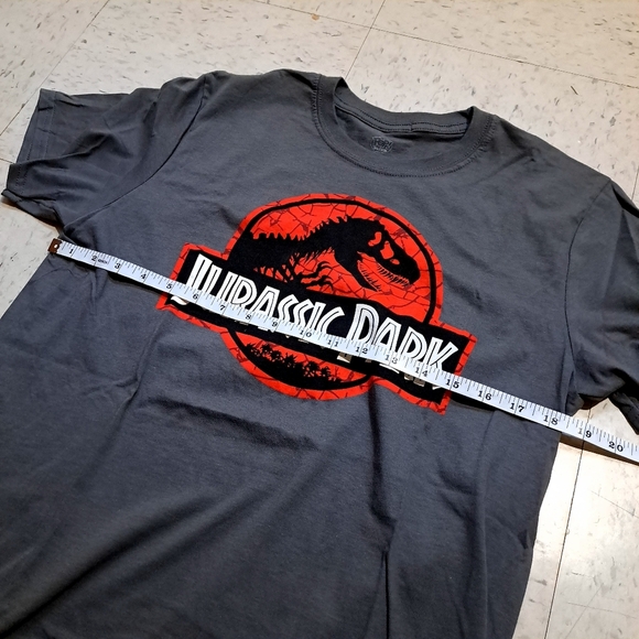 Jurassic Park Graphic T-Shirt - Gray and Red - Picture 8 of 8